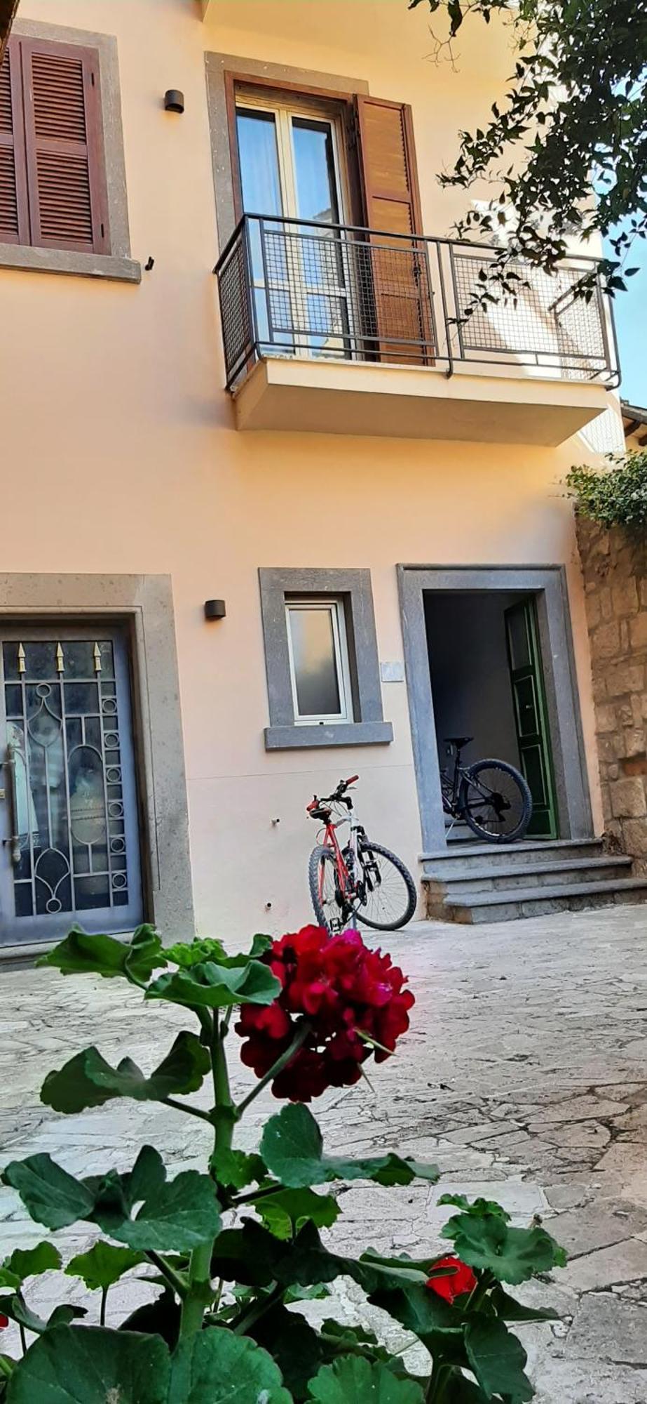 Al22 Di Piazza Del Gesu Hotel Viterbo Exterior photo
